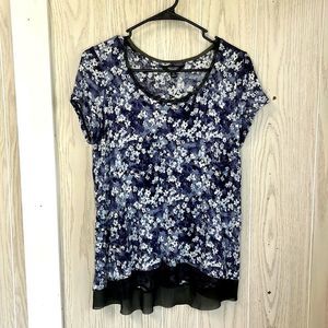 Simply Vera Wang petite large purple and black floral print short sleeve shirt